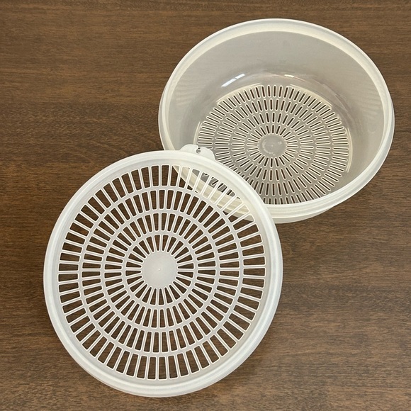 TUPPERWARE 7 3/8" CRYSTALWAVE MICROWAVE STEAMER STRAINER WITH STRAINER LID - Picture 1 of 7